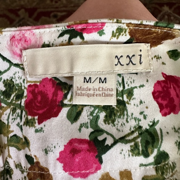 Adorable XXI Floral Pleated Mini Skirt with Pockets Size M - Picture 5 of 7